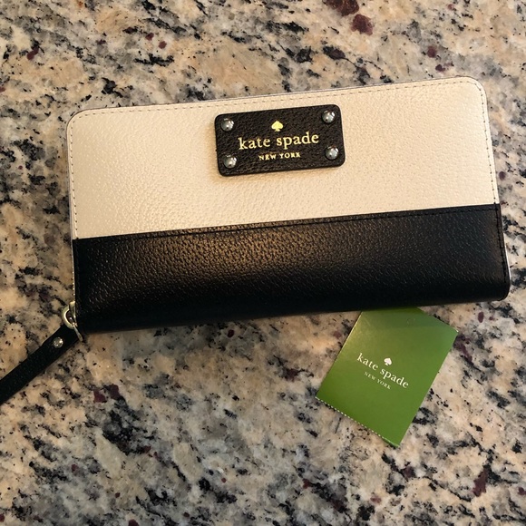 kate spade Handbags - Kate Spade Berkeley Lane Neda Wallet